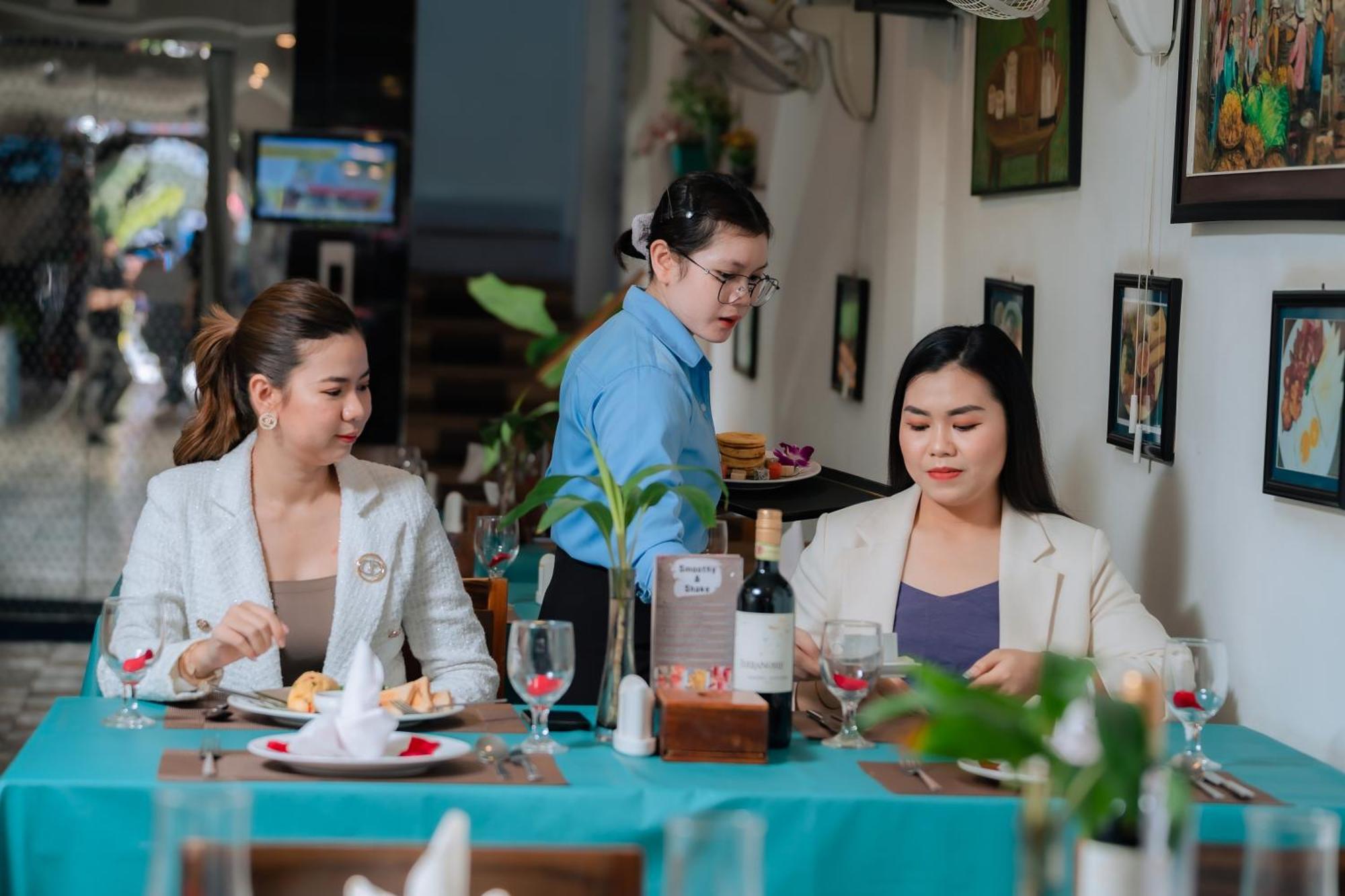 Grand Elevation Hotel Phnom Penh Zewnętrze zdjęcie